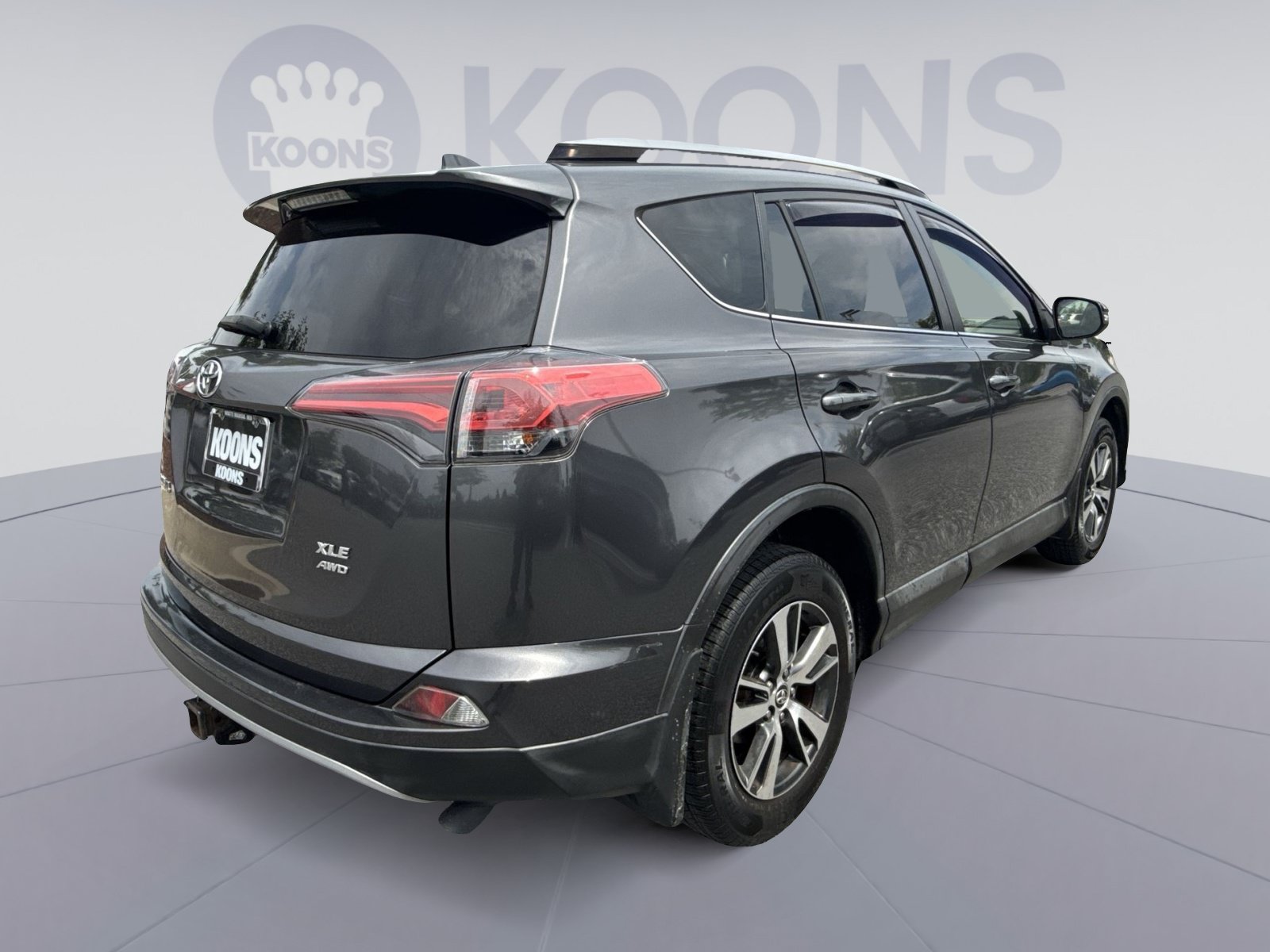Used 2018 Toyota RAV4 XLE w/ Plus Extra Value Package AWD/4WD image 7