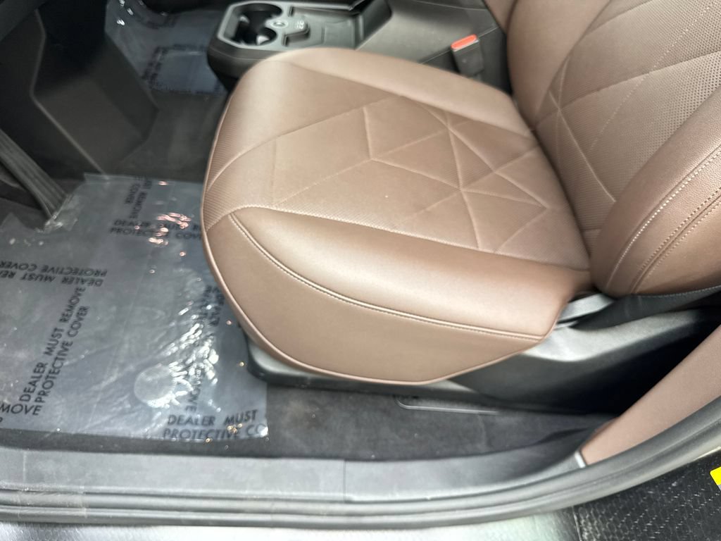 Used 2024 BMW iX xDrive50 w/ Premium Package AWD/4WD image 26