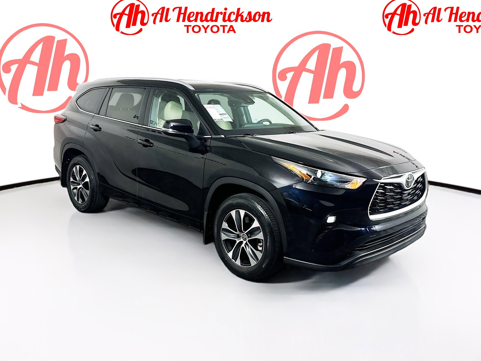 Used 2023 Toyota Highlander XLE