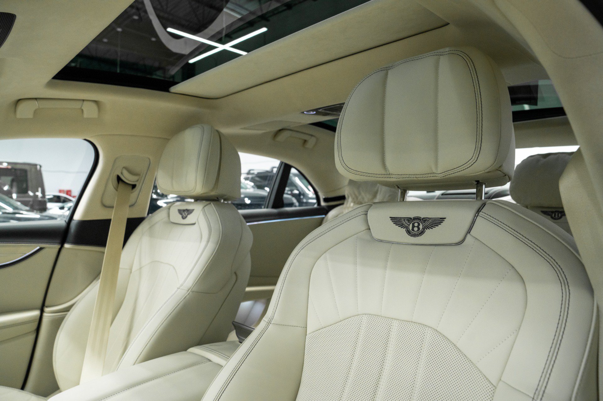 Used 2024 Bentley Flying Spur V8 AWD/4WD image 17