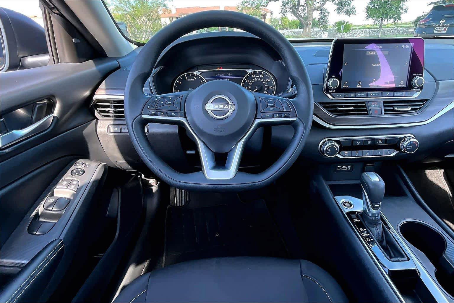 Used 2025 Nissan Altima 2.5 SV FWD image 6