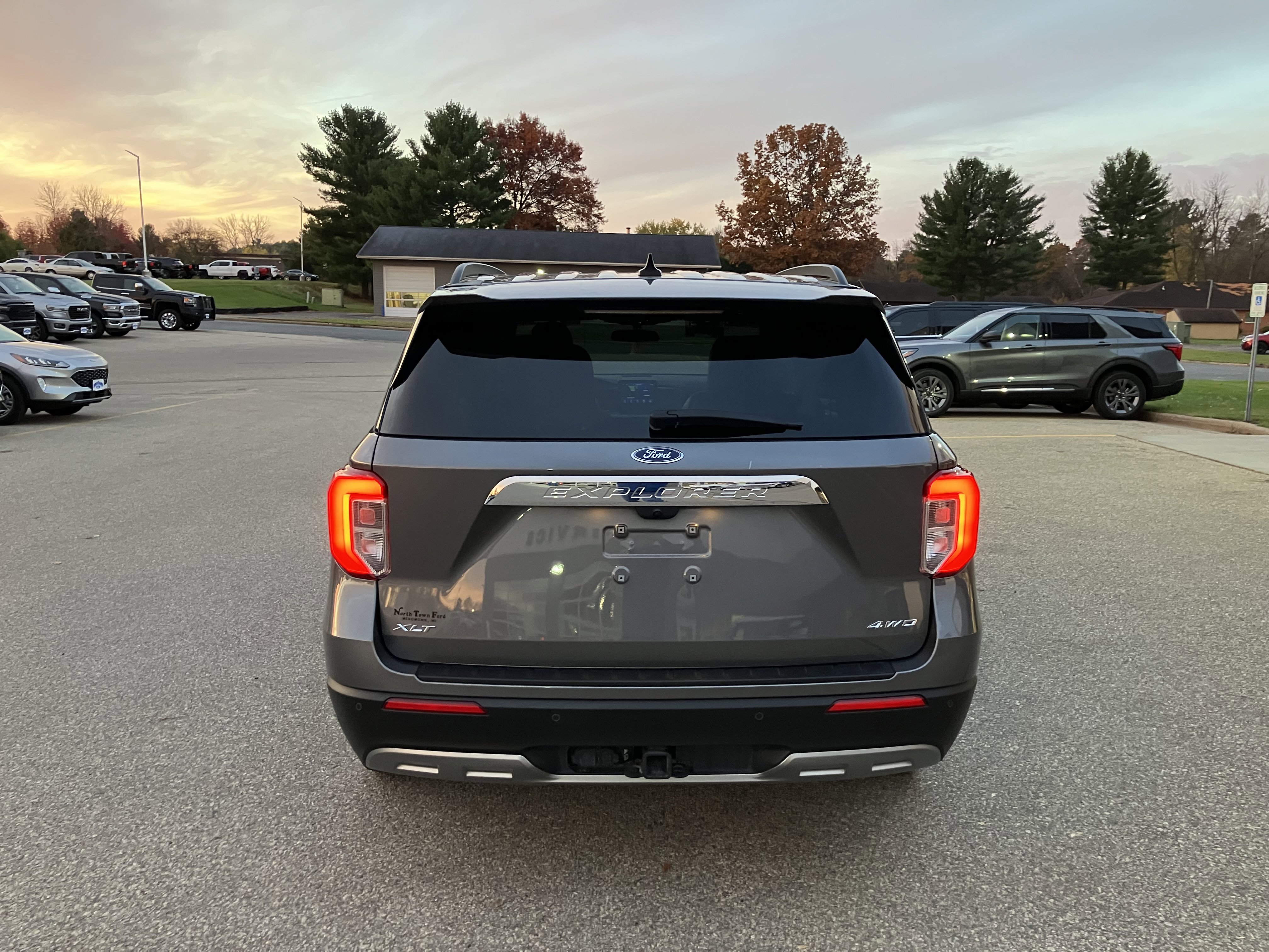 Used 2023 Ford Explorer XLT w/ Equipment Group 202A AWD/4WD image 7