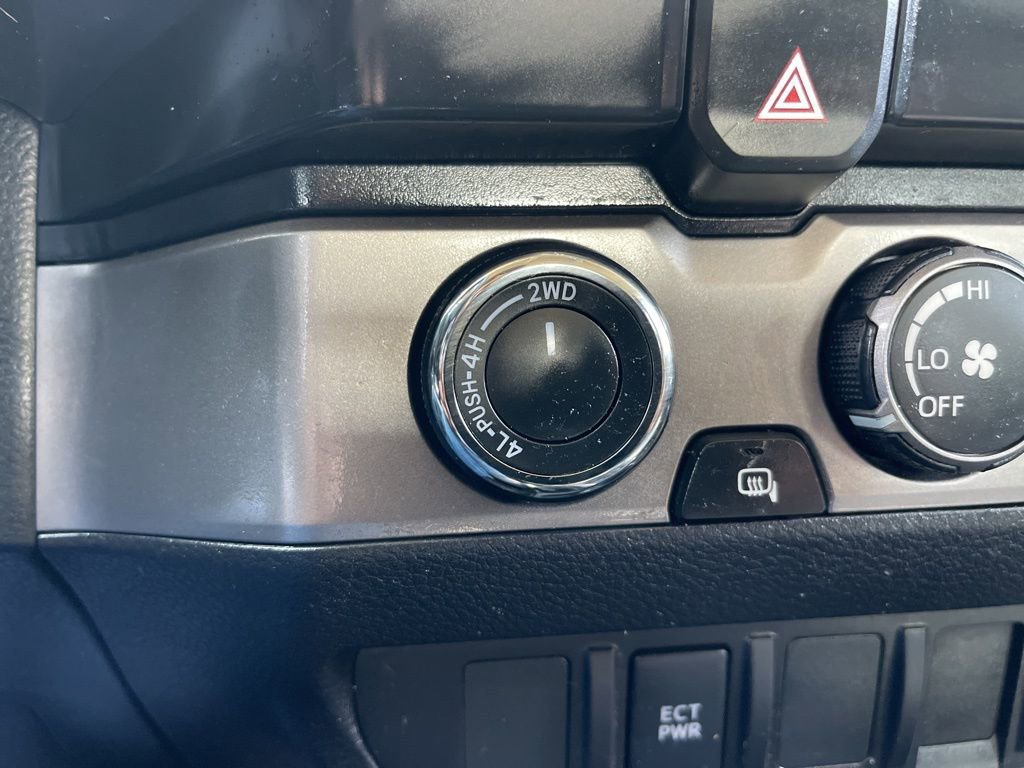 Certified 2022 Toyota Tacoma SR5 w/ SR5 Appearance Package (SM) image 14