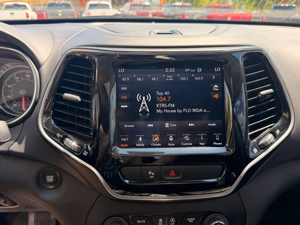 Used 2019 Jeep Cherokee Overland w/ Heavy Duty Protection Group AWD/4WD image 21
