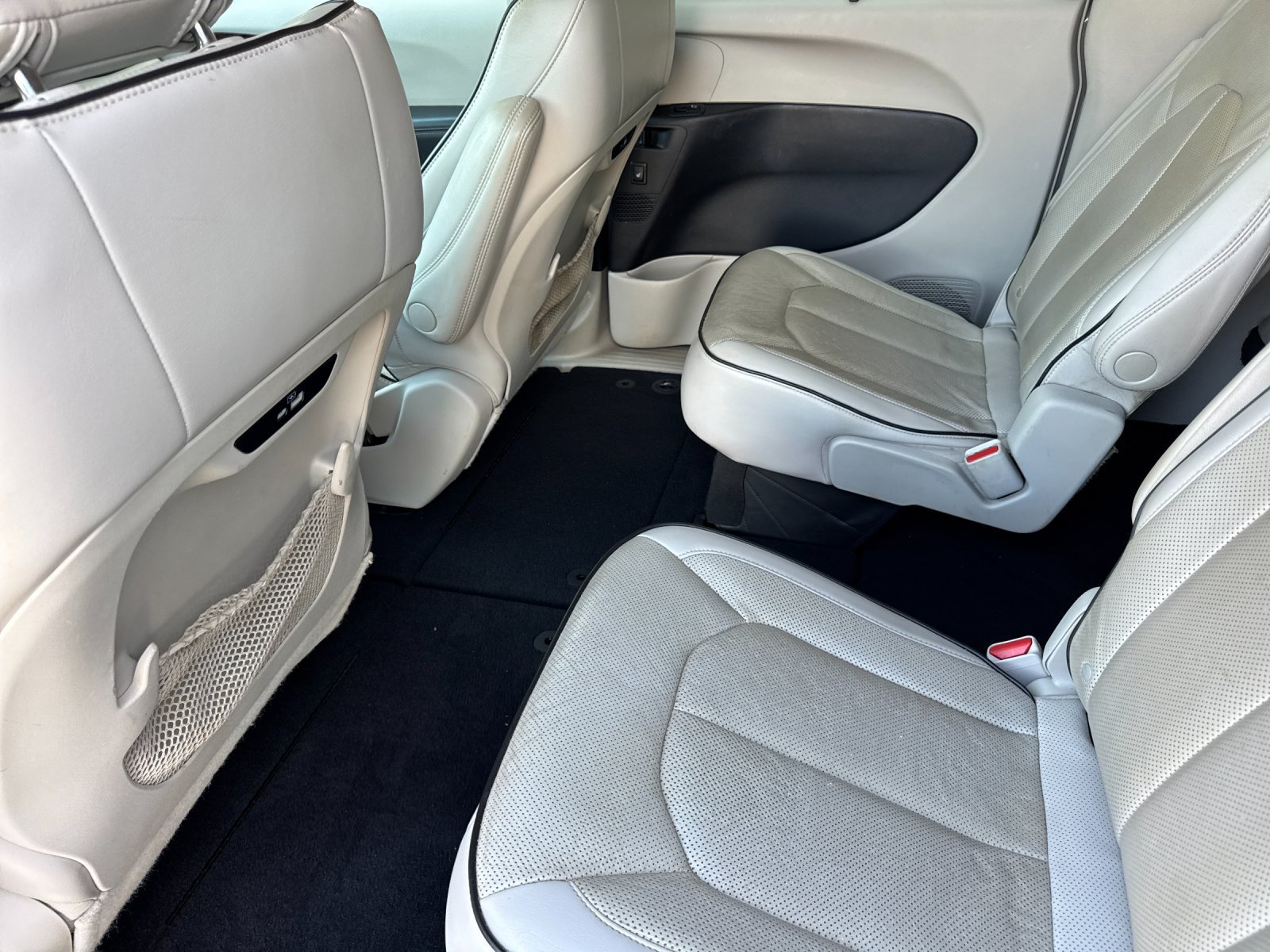 Used 2021 Chrysler Pacifica Limited w/ Premium & Safety Sphere Group AWD/4WD image 14