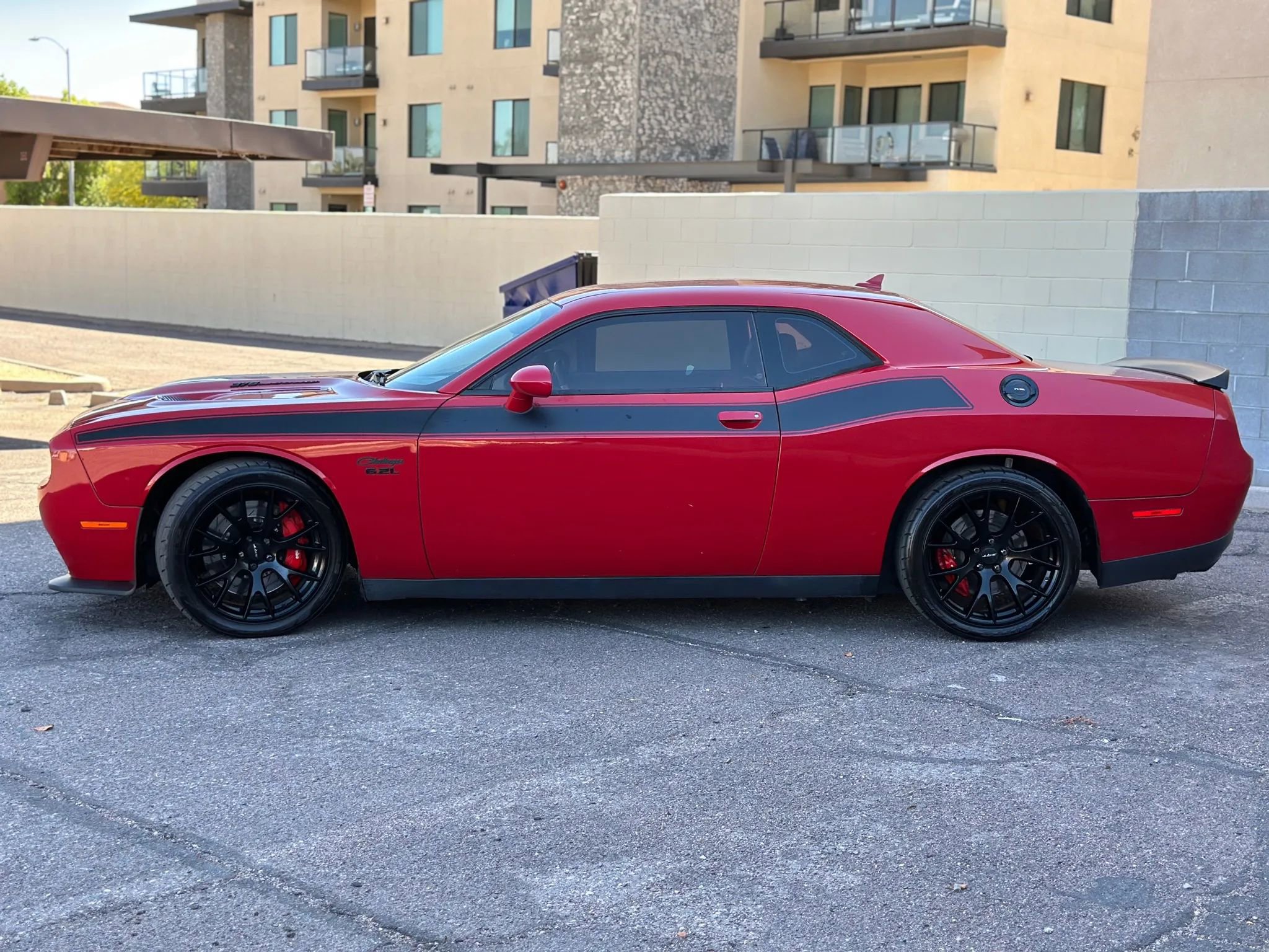 Used 2016 Dodge Challenger SRT Hellcat image 5