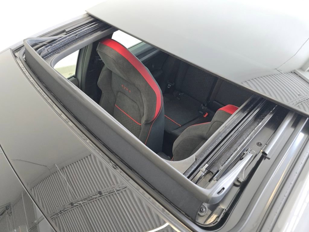 New 2026 Volkswagen GTI SE image 3