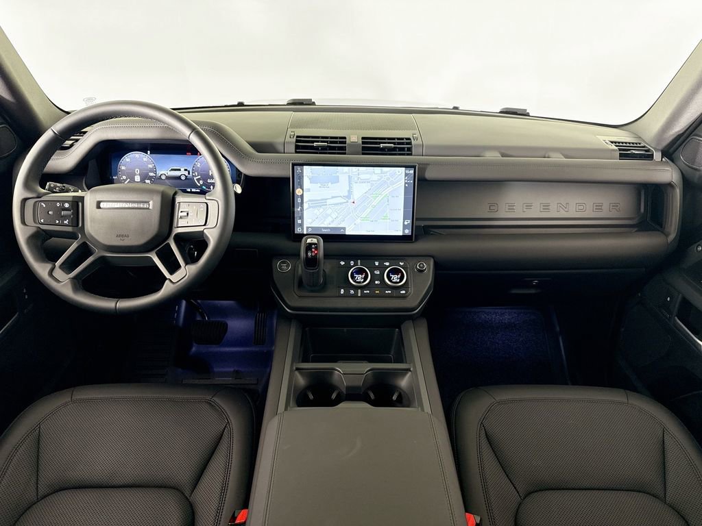 Used 2025 Land Rover Defender 110 X-Dynamic SE image 9