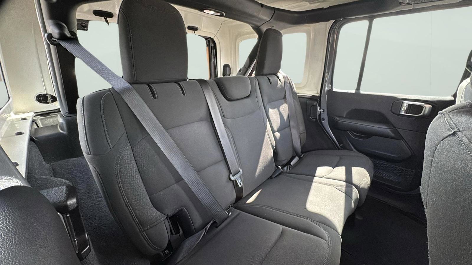 Used 2021 Jeep Wrangler Unlimited Sahara image 23