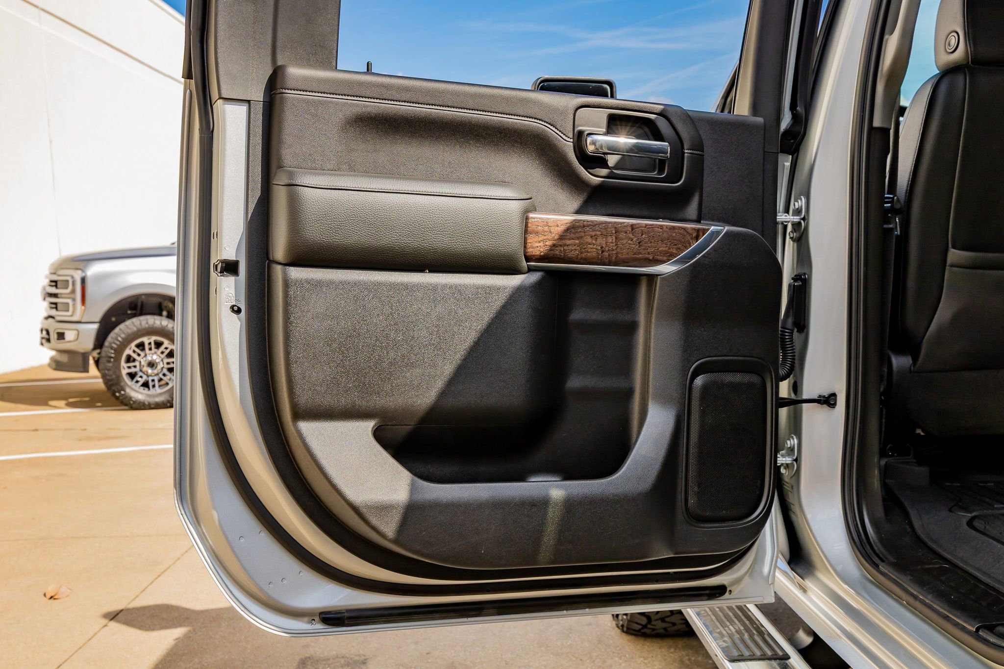 Used 2020 GMC Sierra 3500 Denali w/ Denali Ultimate Package image 38