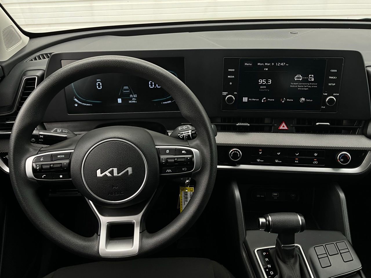 Used 2025 Kia Sportage LX image 13