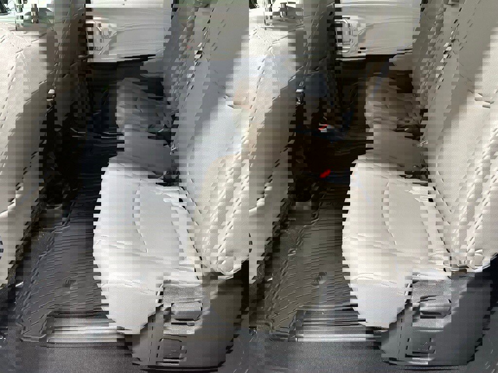 Used 2025 Toyota Sienna XLE image 48