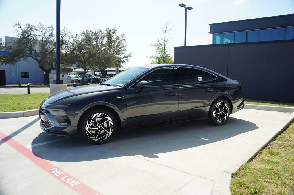 New 2026 Hyundai Sonata SEL FWD image 4