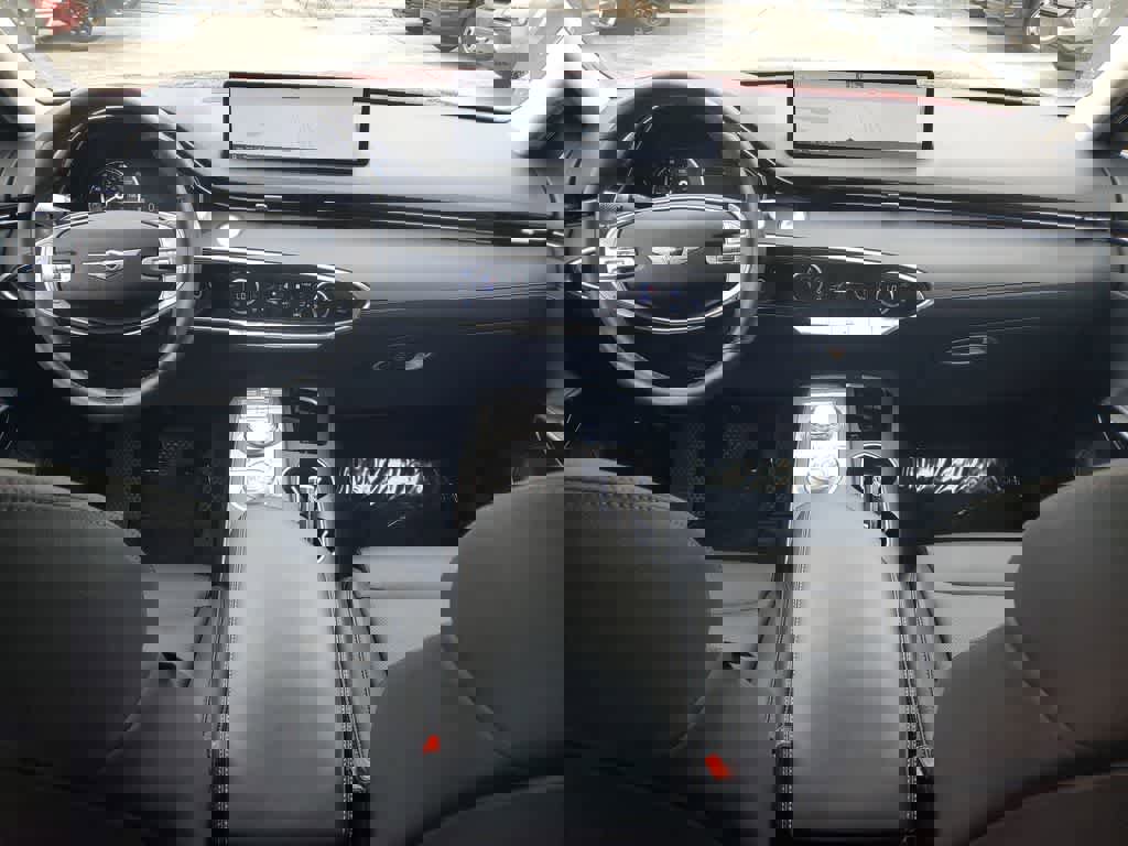 Used 2025 Genesis GV70 2.5T image 14