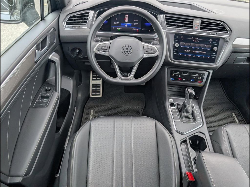 Used 2023 Volkswagen Tiguan SE R-Line FWD image 10