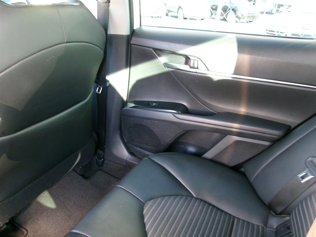 Used 2020 Toyota Camry SE image 17
