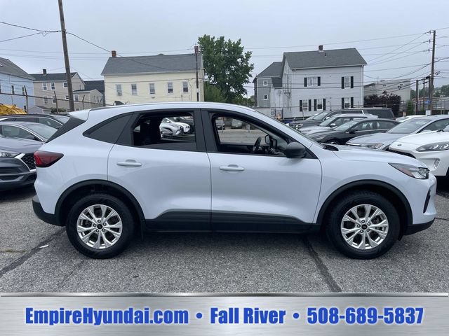 Used 2025 Ford Escape Active AWD/4WD image 3