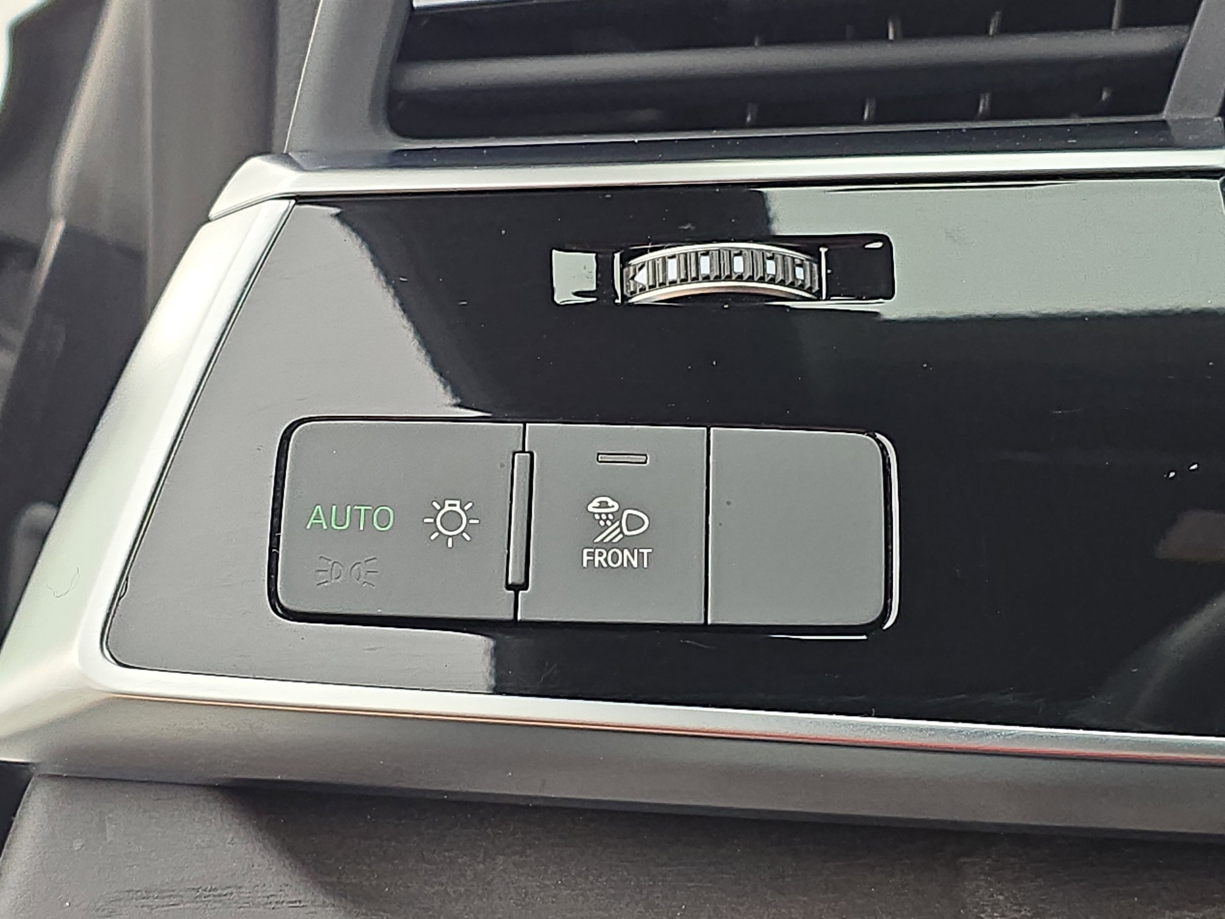 Used 2021 Audi Q8 Premium Plus image 51