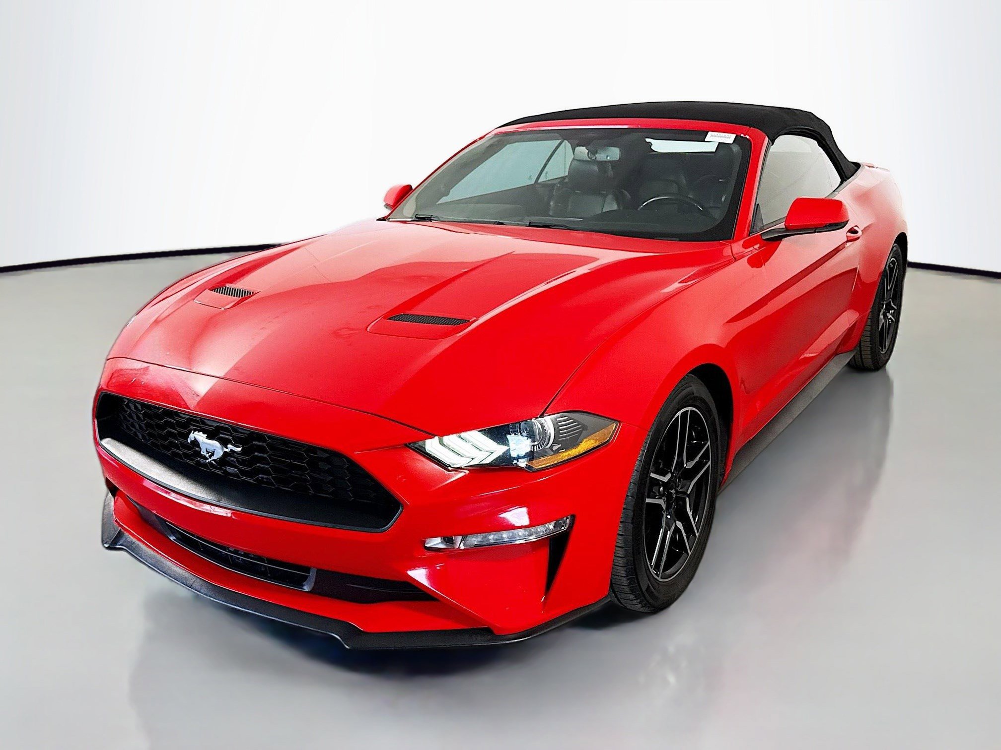 Used 2020 Ford Mustang Premium RWD image 4
