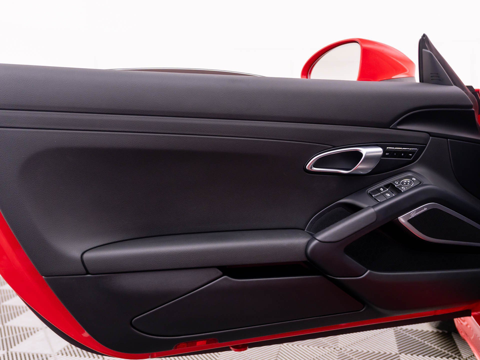 Used 2024 Porsche 718 Cayman RWD image 13