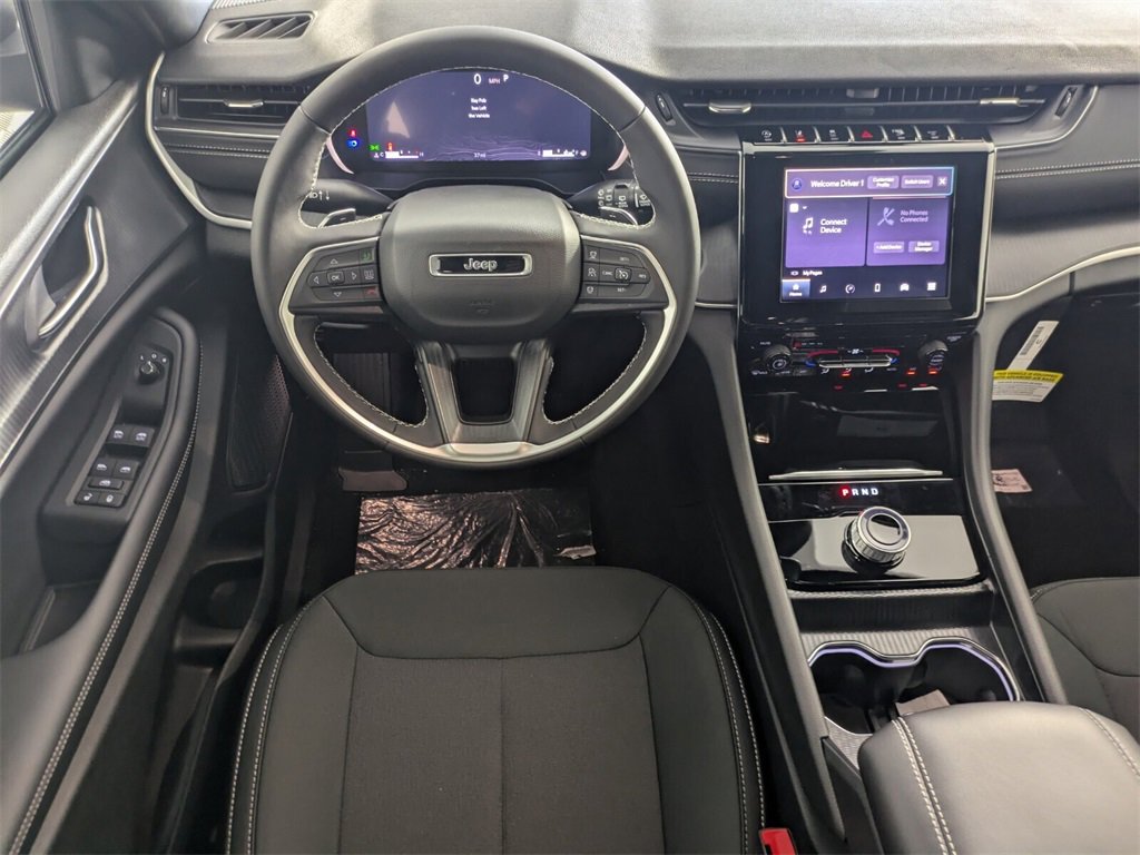 New 2025 Jeep Grand Cherokee Laredo w/ MOPAR Finishing Package image 12