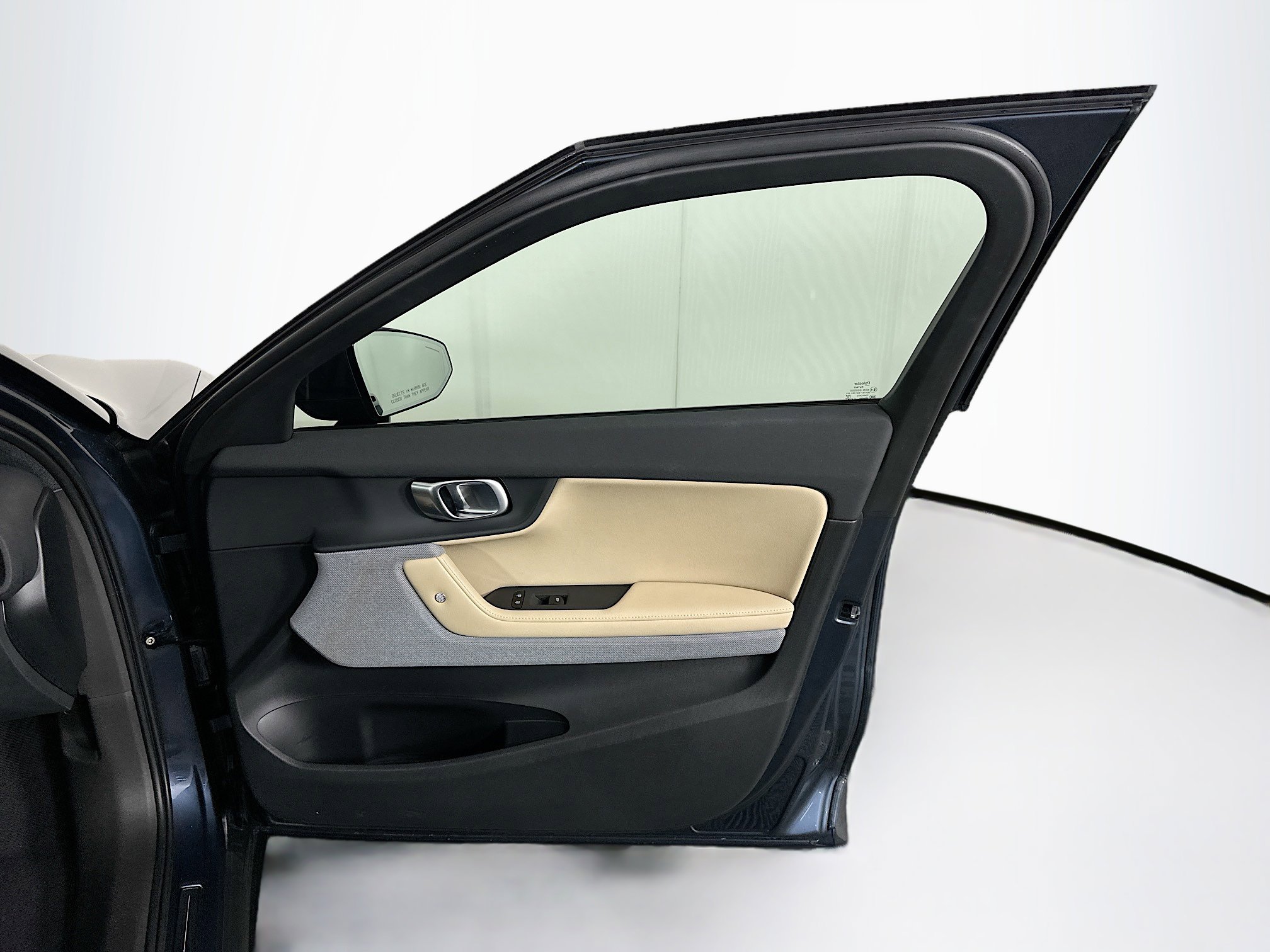 Used 2022 Polestar Polestar 2 w/ Plus Package image 32