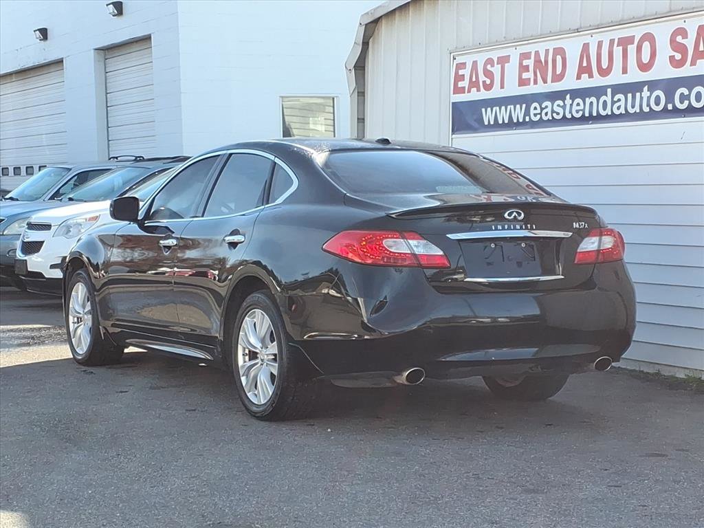 Used 2011 INFINITI M37 x w/ Deluxe Touring Pkg image 3