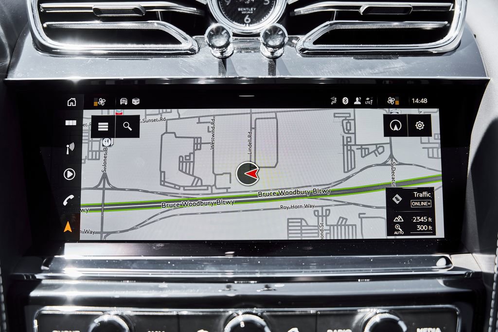 Used 2024 Bentley Bentayga AWD/4WD image 71