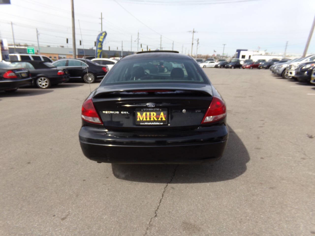 Used 2004 Ford Taurus SEL image 4