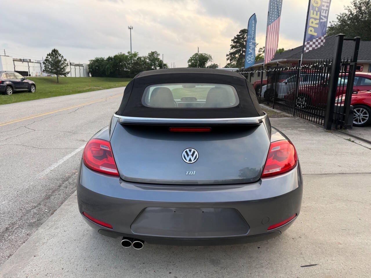 Used 2013 Volkswagen Beetle TDI FWD image 7