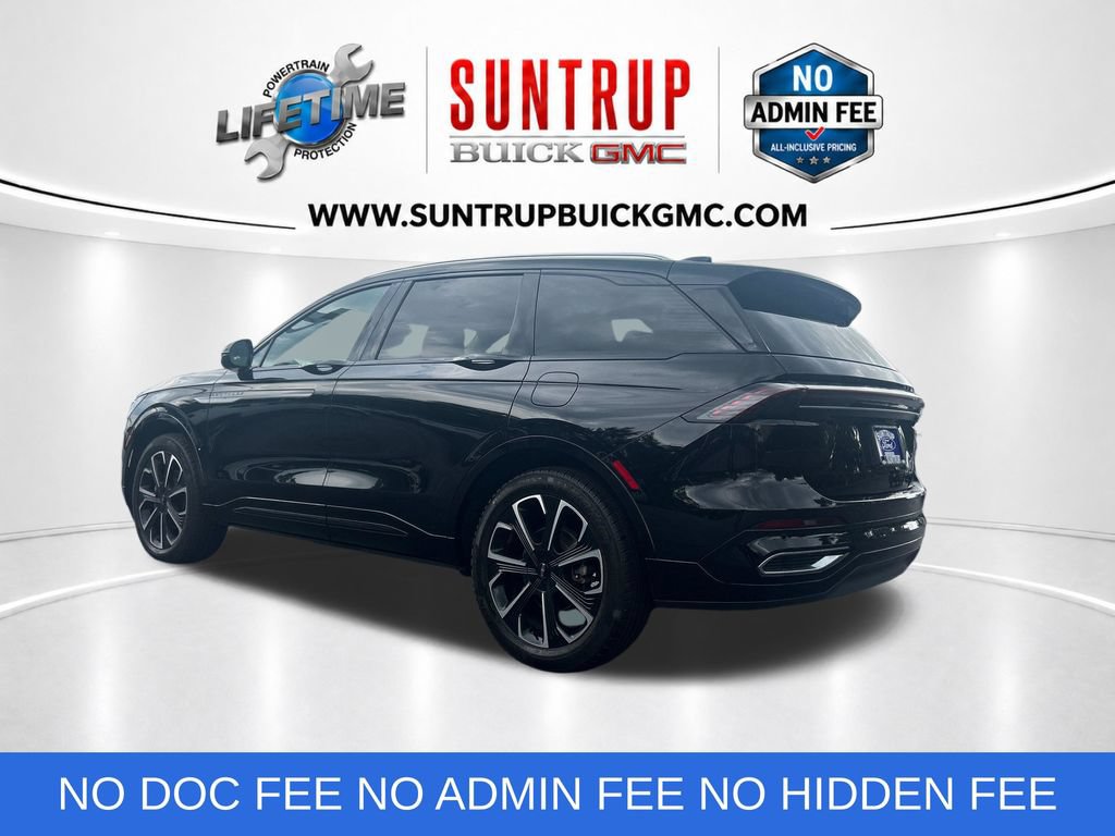 Used 2025 Lincoln Nautilus Reserve AWD/4WD image 3
