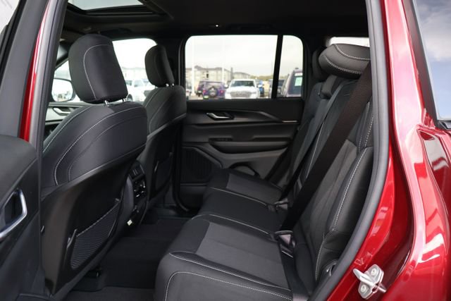 New 2026 Jeep Grand Cherokee Laredo X image 8