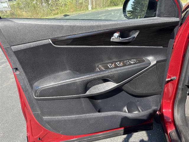 Used 2020 Kia Sorento LX image 8