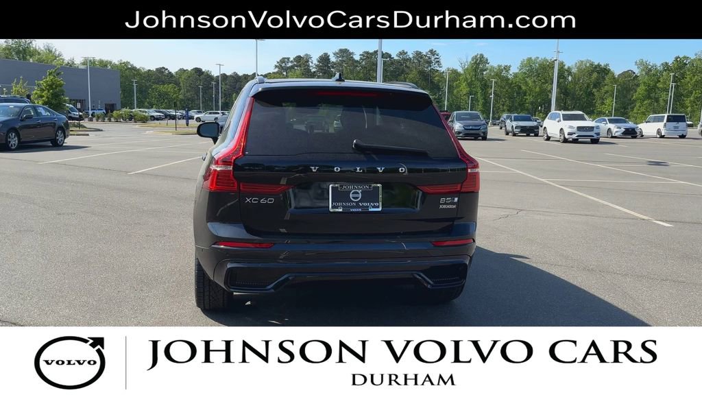 Used 2023 Volvo XC60 B5 Plus image 7