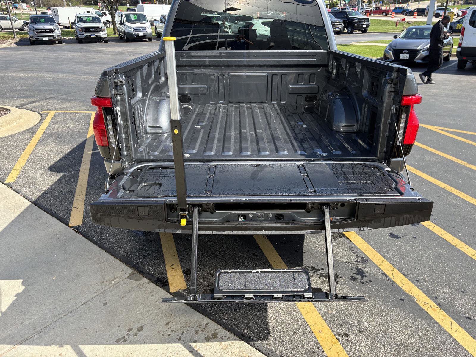 New 2025 Ford F150 Lightning Flash AWD/4WD image 10