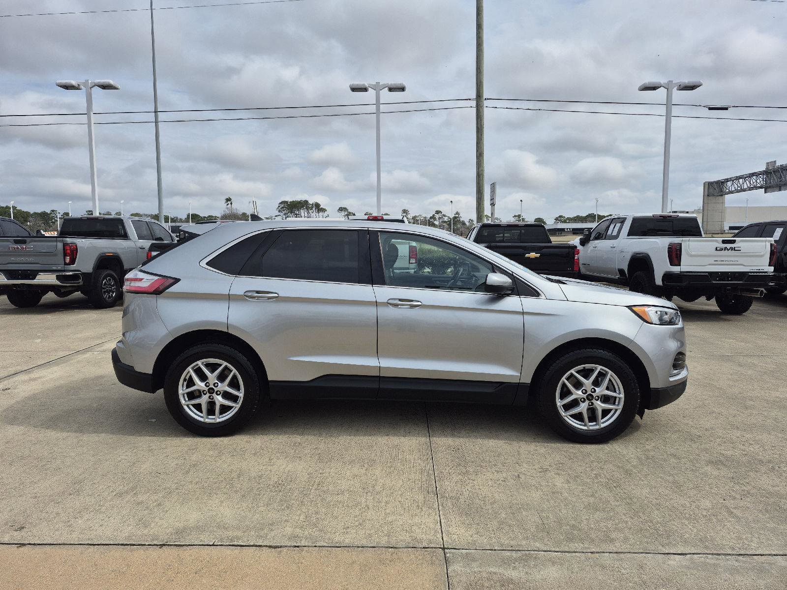 Certified 2024 Ford Edge SEL image 5