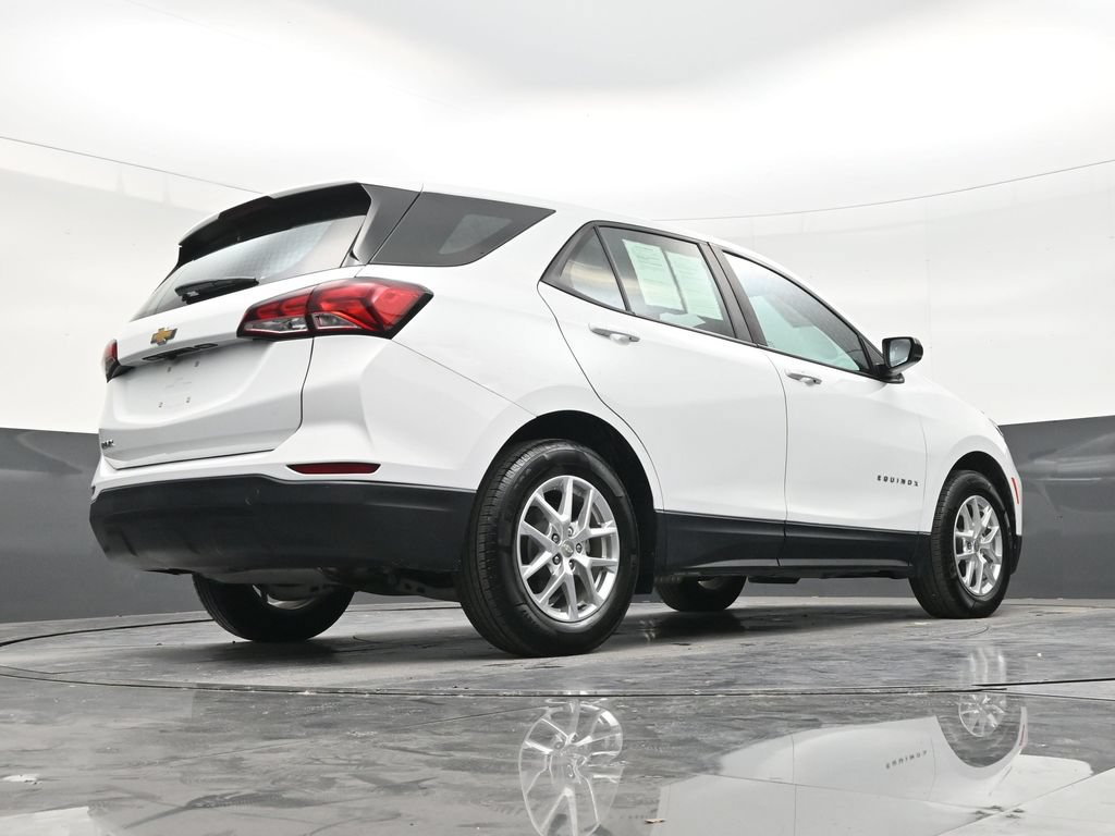 Used 2022 Chevrolet Equinox LS FWD image 24