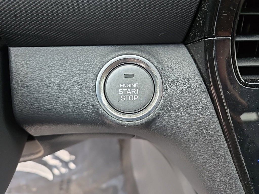 Used 2020 Hyundai Ioniq SE image 22