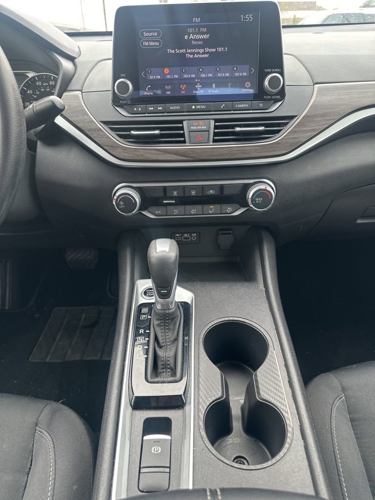 Used 2025 Nissan Altima 2.5 SV AWD/4WD image 22