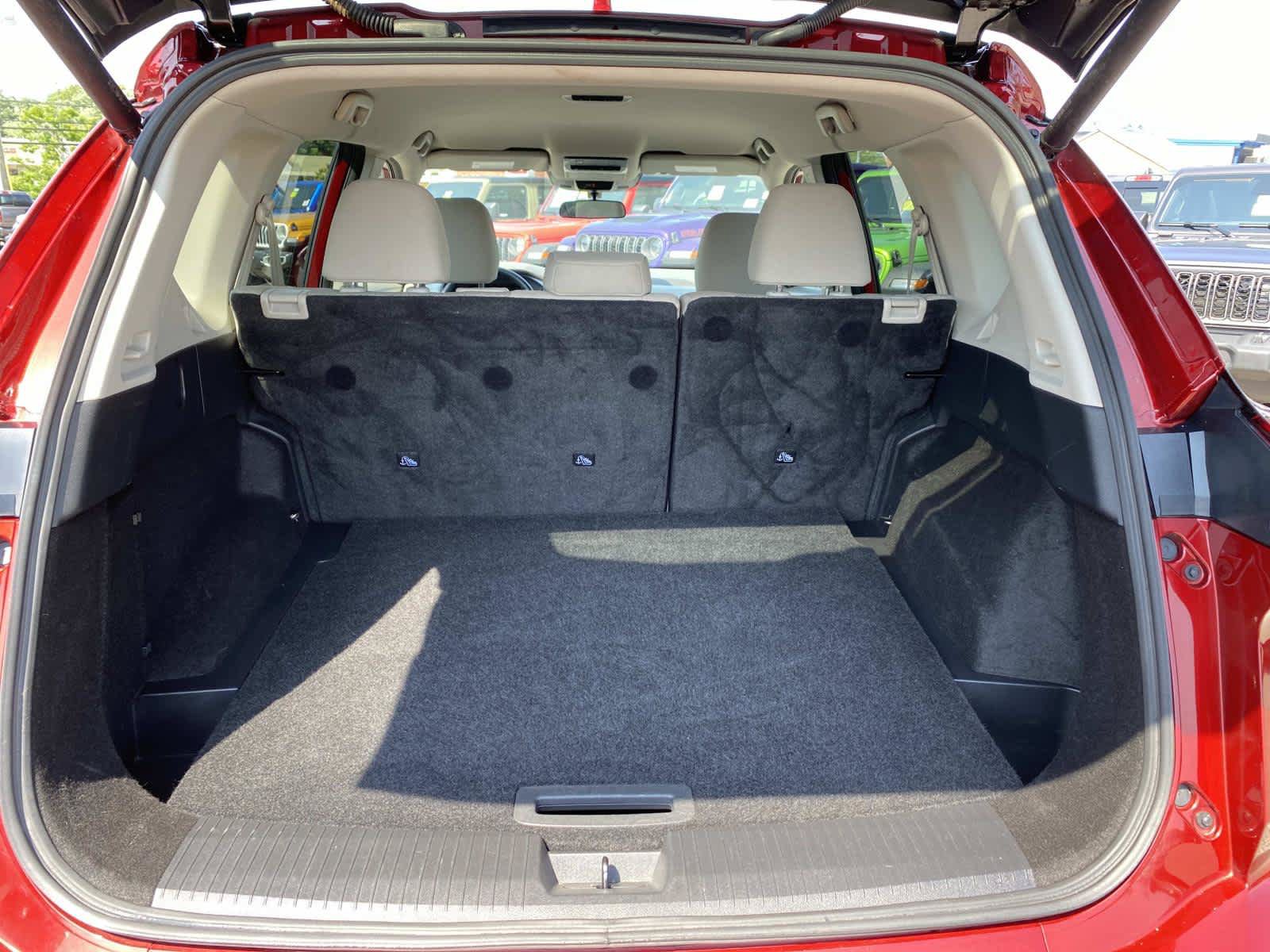 Used 2025 Nissan Rogue SV AWD/4WD image 5