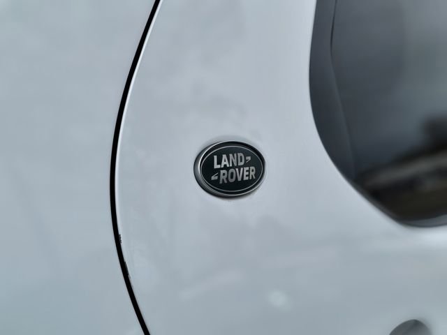 Used 2024 Land Rover Discovery S image 43