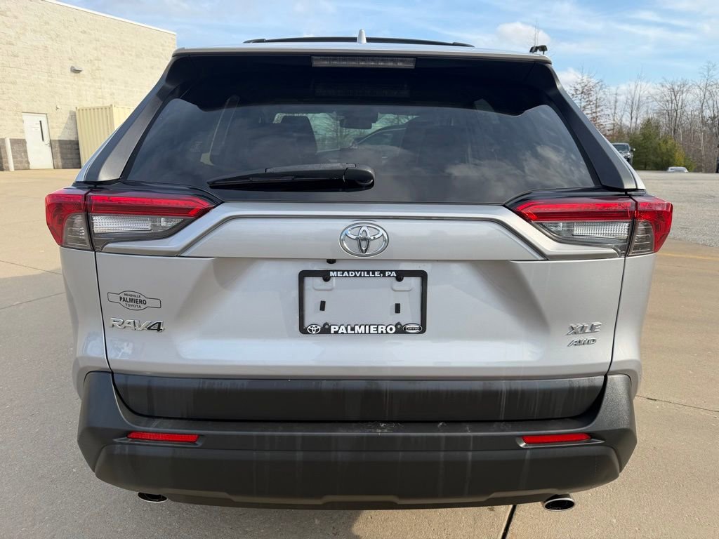 Used 2019 Toyota RAV4 XLE Premium w/ Cold Weather Package image 4