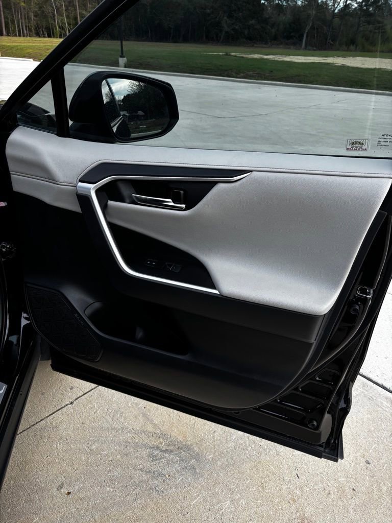 Used 2024 Toyota RAV4 Limited image 11