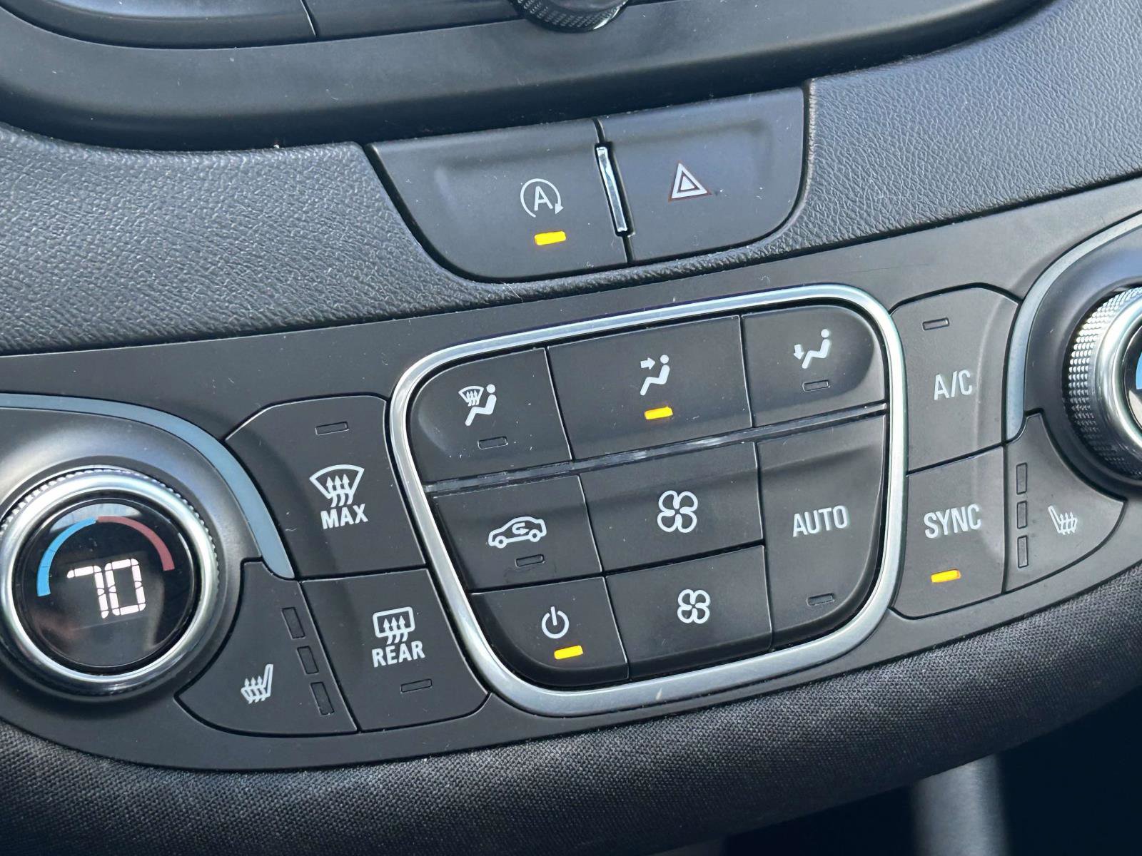 Used 2024 Chevrolet Malibu LT image 25