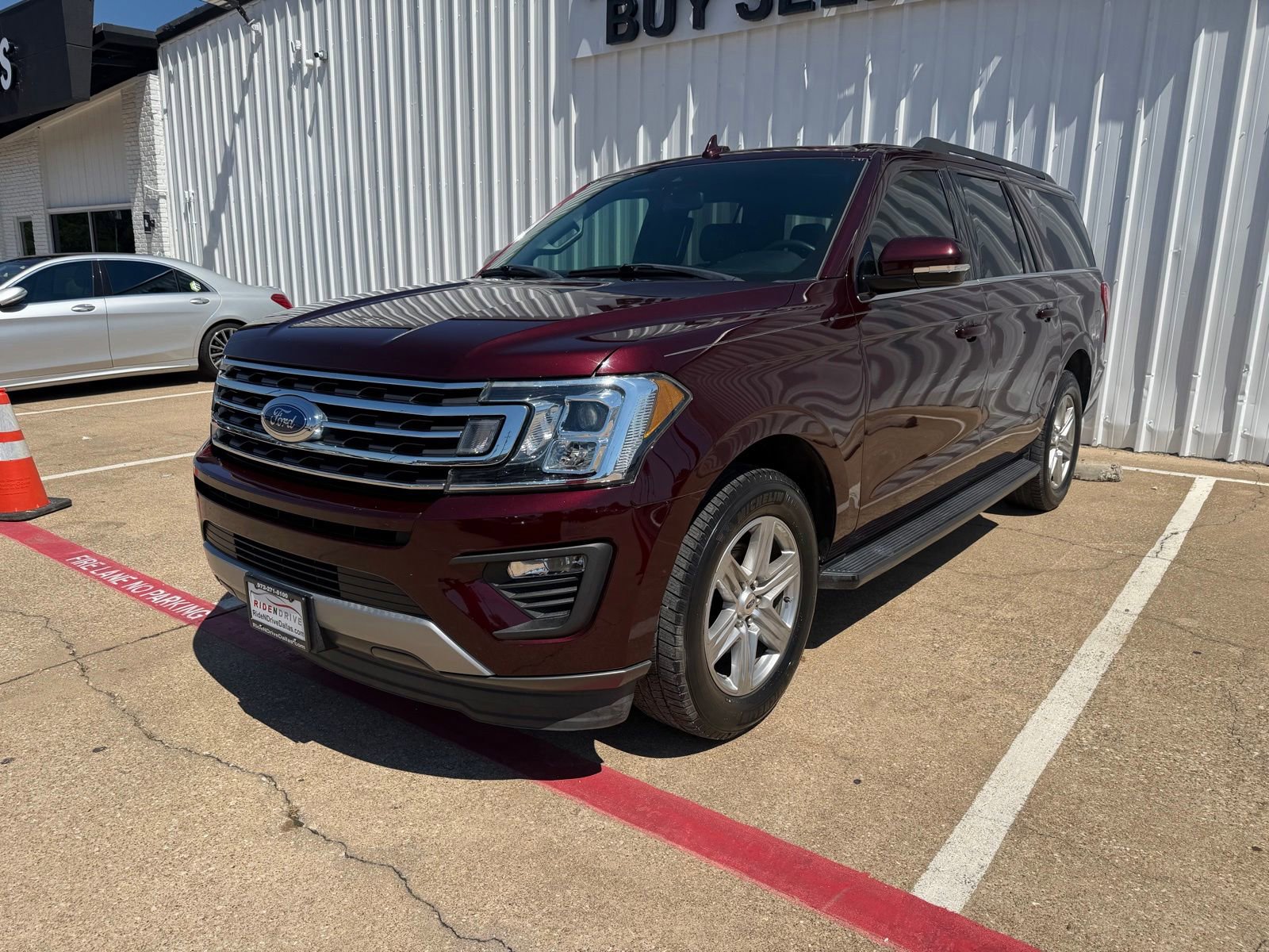 Used 2020 Ford Expedition Max XLT w/ Equipment Group 201A RWD image 3