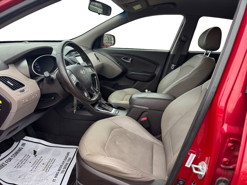 Used 2014 Hyundai Tucson SE image 11