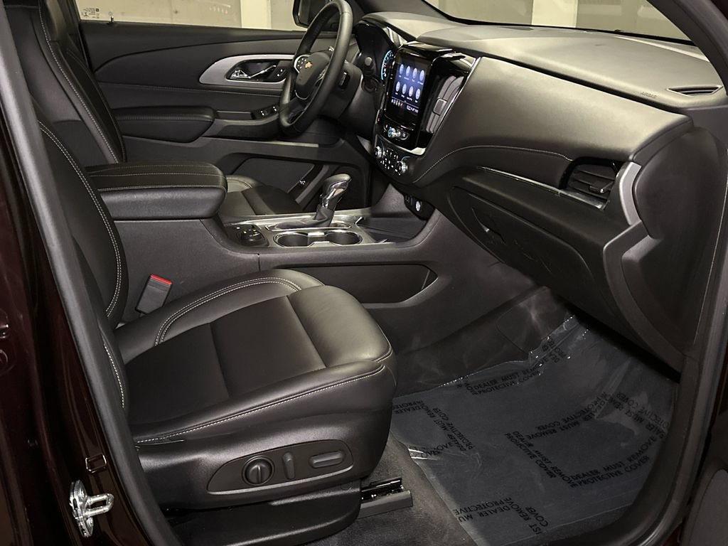 Used 2023 Chevrolet Traverse LT AWD/4WD image 10