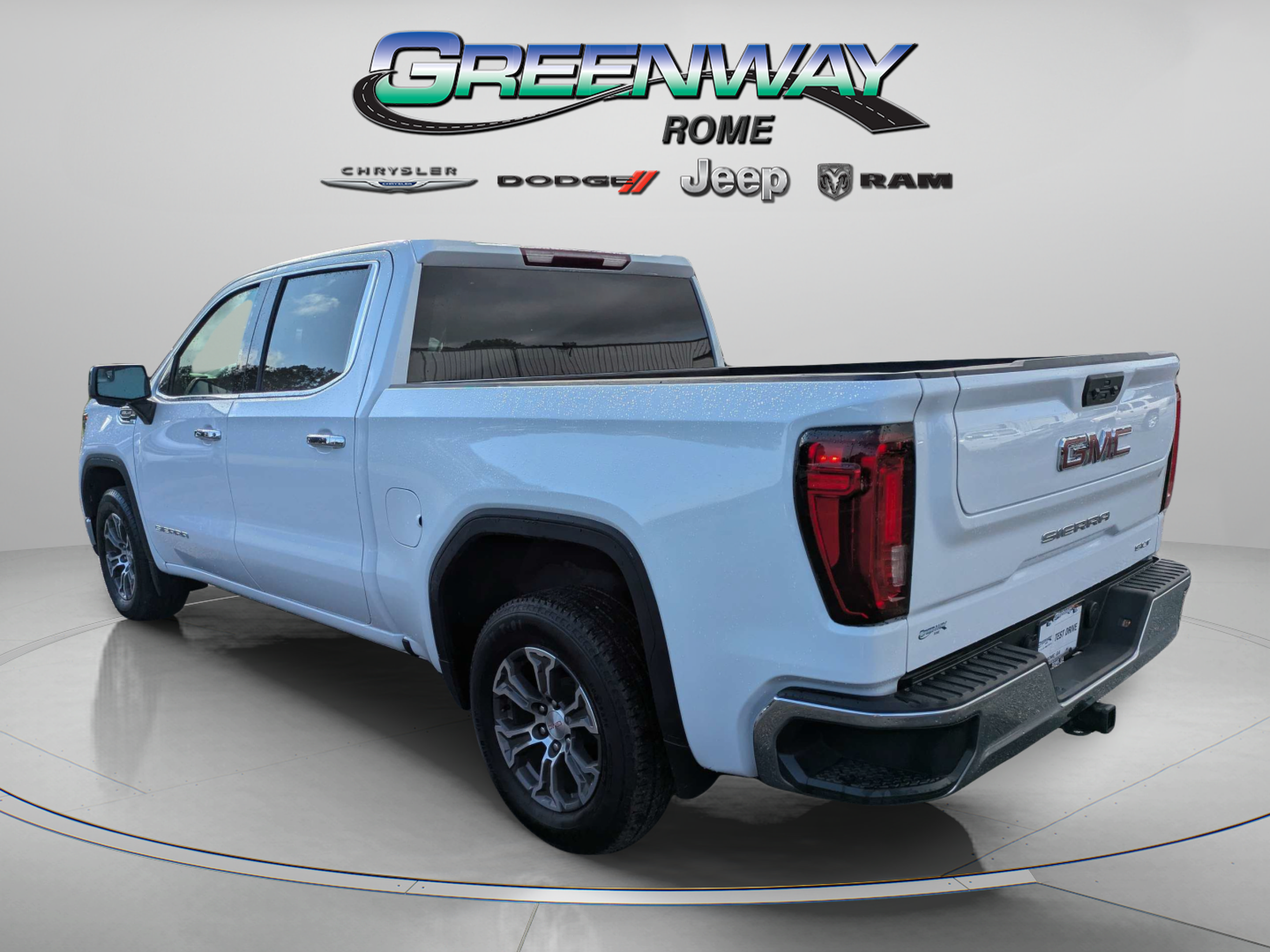 Used 2025 GMC Sierra 1500 SLT RWD image 5