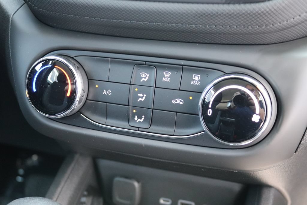 Used 2022 Chevrolet TrailBlazer LS FWD image 16