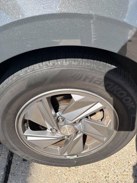 Used 2024 Hyundai Elantra SE FWD image 24